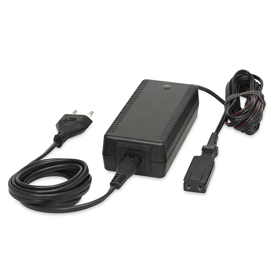 Netz- und Ladegerät für 100 bis 240 V Wechselspannung